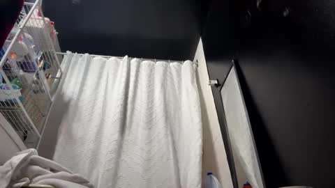 stage Kylie Sinner  brand CLITBAIT online show from 02-18-25, 07:41