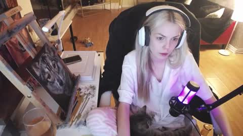 stage Kylie Sinner  brand CLITBAIT online show from 02-23-25, 04:07