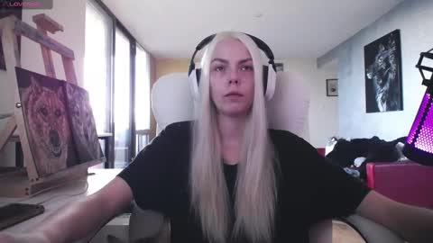 stage Kylie Sinner  brand CLITBAIT online show from 09-13-25, 10:09