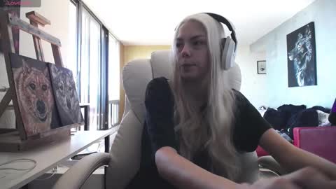 stage Kylie Sinner  brand CLITBAIT online show from 09-21-25, 04:52