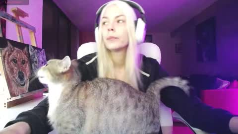 stage Kylie Sinner  brand CLITBAIT online show from 09-23-25, 12:35