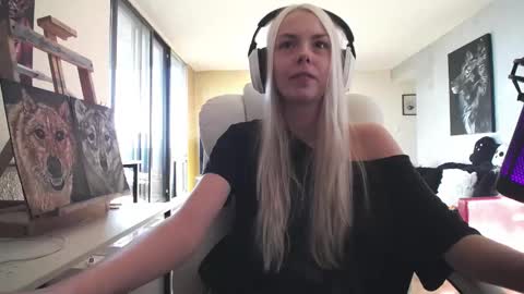 stage Kylie Sinner  brand CLITBAIT online show from 09-25-25, 11:14