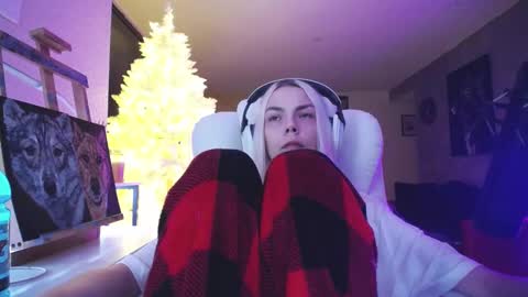 stage Kylie Sinner  brand CLITBAIT online show from 11-18-25, 10:09