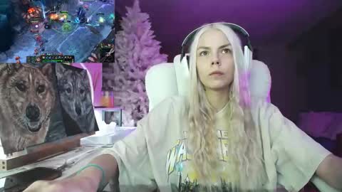 stage Kylie Sinner  brand CLITBAIT online show from 11-27-25, 12:24