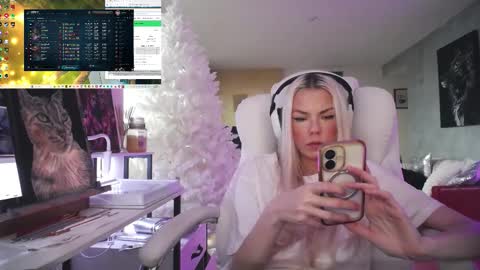 stage Kylie Sinner  brand CLITBAIT online show from 01-16-26, 12:20