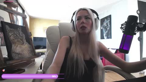 stage Kylie Sinner  brand CLITBAIT online show from 02-28-26, 01:01