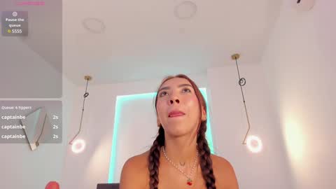 Snapshot of tinymoon_ chatting on 02-05-25, 04:25 Luna online show from 02-05-25, 04:25