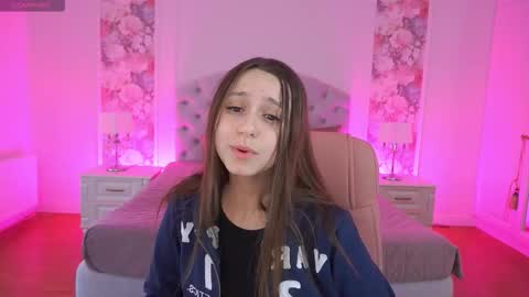 tinynataliee online show from 02-09-26, 01:59