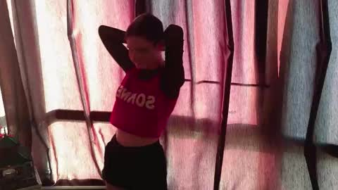 Snapshot of tinyschoenhut chatting on 11-24-25, 07:19 Julia online show from 11-24-25, 07:19