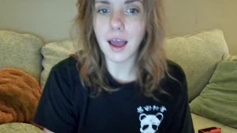 Snapshot of tinywithtiddies chatting on 10-09-25, 01:31 tinywithtiddies online show from 10-09-25, 01:31