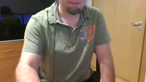 Snapshot of tirolerboy27 chatting on 12-04-24, 12:25 Tirolerboy27 online show from 12-04-24, 12:25