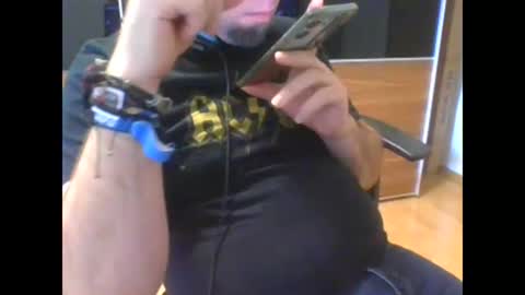 Snapshot of tirolerboy27 chatting on 01-09-25, 02:18 Tirolerboy27 online show from 01-09-25, 02:18