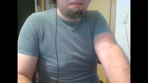 Snapshot of tirolerboy27 chatting on 02-06-25, 12:26 Tirolerboy27 online show from 02-06-25, 12:26