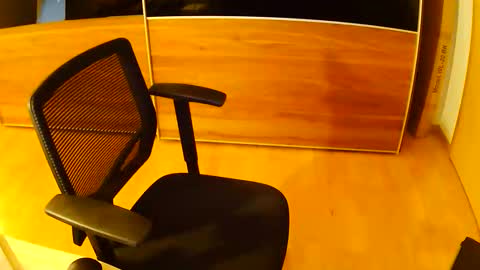 Snapshot of tirolerboy27 chatting on 02-19-26, 02:57 Tirolerboy27 online show from 02-19-26, 02:57