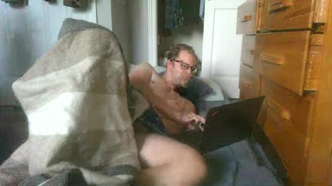 Snapshot of titlovercums chatting on 06-23-26, 10:35 titlovercums online show from 06-23-26, 10:35