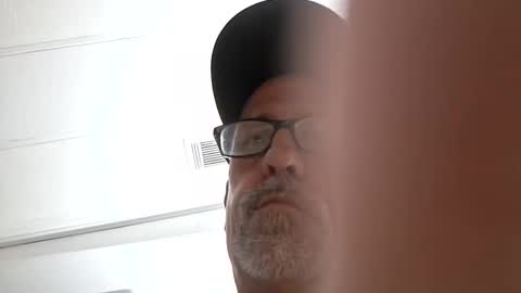 Snapshot of tnkrbel4851 chatting on 04-05-26, 07:49 tnkrbel4851 online show from 04-05-26, 07:49