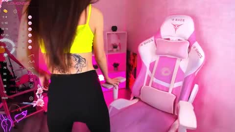 Snapshot of to_your chatting on 01-14-25, 01:04 2 GMT Mo Tu We Th Fr 10am-4am online show from 01-14-25, 01:04