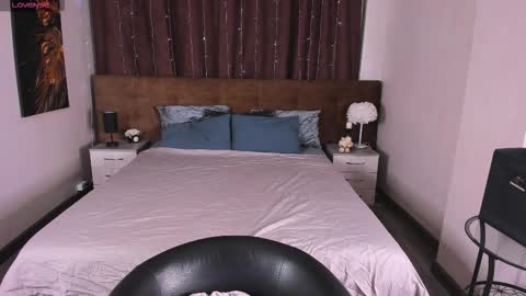 Snapshot of to_your chatting on 09-18-25, 08:44 2 GMT Mo Tu We Th Fr 10am-4am online show from 09-18-25, 08:44