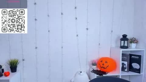 Snapshot of to_your chatting on 10-30-25, 10:10 2 GMT Mo Tu We Th Fr 10am-4am online show from 10-30-25, 10:10