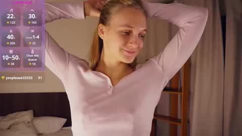 Snapshot of tobicovitt chatting on 11-13-25, 06:34 Mary online show from 11-13-25, 06:34