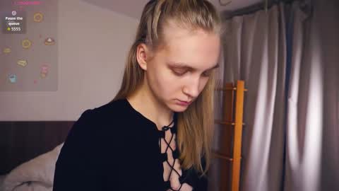 Snapshot of tobicovitt chatting on 11-21-25, 07:18 Mary online show from 11-21-25, 07:18