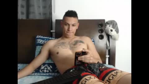 Snapshot of tobicraig chatting on 07-12-26, 01:29 Andres Independent Model online show from 07-12-26, 01:29