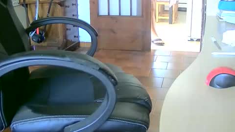 Tobiko online show from 09-13-25, 01:11