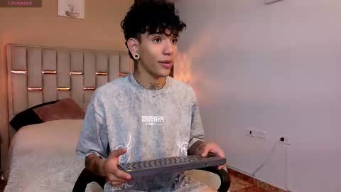 todoroki_g online show from 01-17-26, 08:12