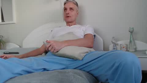 Snapshot of toffmen chatting on 01-12-25, 02:09 Daniel Bisexual uncut 20cm online show from 01-12-25, 02:09