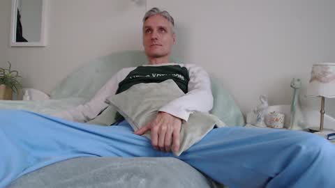 Snapshot of toffmen chatting on 01-25-25, 08:00 Daniel Bisexual uncut 20cm online show from 01-25-25, 08:00