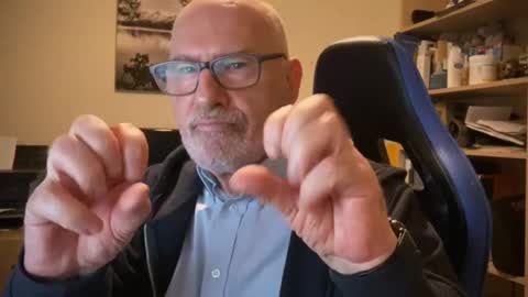 Snapshot of togbear chatting on 02-24-25, 06:26 Togbear online show from 02-24-25, 06:26