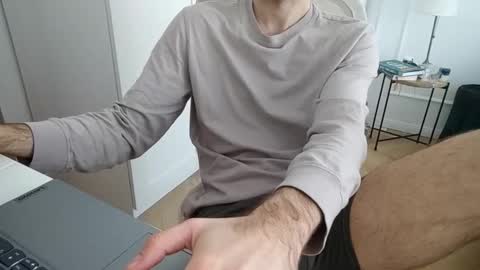 Snapshot of toja112 chatting on 02-10-26, 11:25 Martin online show from 02-10-26, 11:25