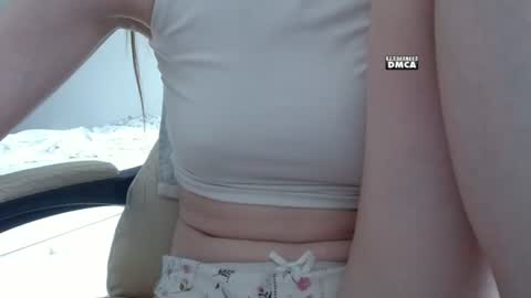 Snapshot of token___ chatting on 07-13-26, 09:12 Arina online show from 07-13-26, 09:12