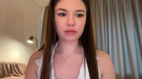 Alice  Alice -   online show from 04-25-26, 02:47