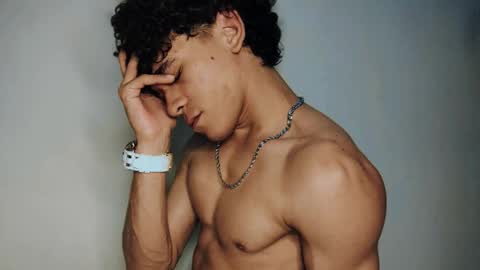 Snapshot of tom_blue10 chatting on 01-16-26, 01:15 Tom Blue online show from 01-16-26, 01:15