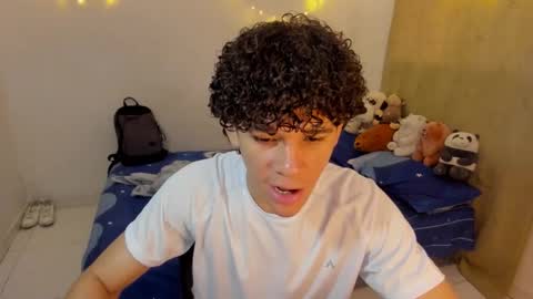 Snapshot of tom_blue10 chatting on 02-02-26, 01:54 Tom Blue online show from 02-02-26, 01:54