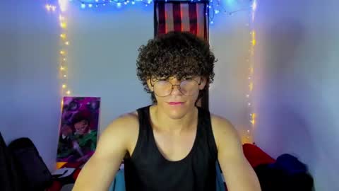 Snapshot of tom_blue10 chatting on 06-24-26, 05:01 Tom Blue online show from 06-24-26, 05:01
