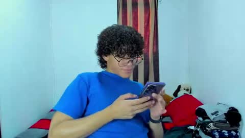 Snapshot of tom_blue10 chatting on 07-11-26, 06:43 Tom Blue online show from 07-11-26, 06:43