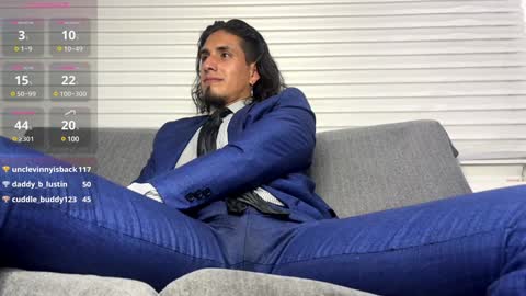 Snapshot of tom_blunt96 chatting on 12-30-24, 10:12 TOM online show from 12-30-24, 10:12