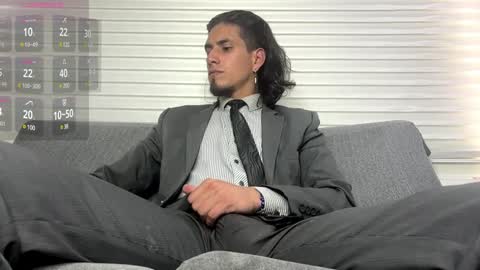 Snapshot of tom_blunt96 chatting on 12-31-24, 02:14 TOM online show from 12-31-24, 02:14