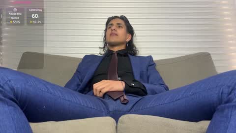 Snapshot of tom_blunt96 chatting on 01-24-25, 02:30 TOM online show from 01-24-25, 02:30