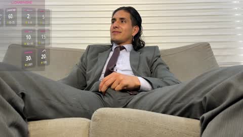 Snapshot of tom_blunt96 chatting on 02-05-25, 07:31 TOM online show from 02-05-25, 07:31