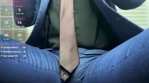 Snapshot of tom_blunt96 chatting on 02-11-25, 08:48 TOM online show from 02-11-25, 08:48