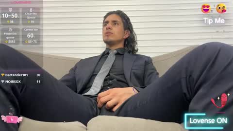 Snapshot of tom_blunt96 chatting on 02-15-25, 10:11 TOM online show from 02-15-25, 10:11