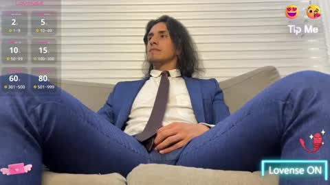 Snapshot of tom_blunt96 chatting on 02-15-25, 08:22 TOM online show from 02-15-25, 08:22