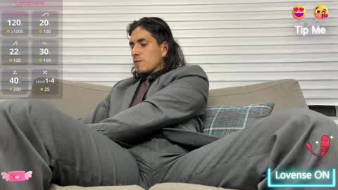 Snapshot of tom_blunt96 chatting on 02-18-25, 02:16 TOM online show from 02-18-25, 02:16