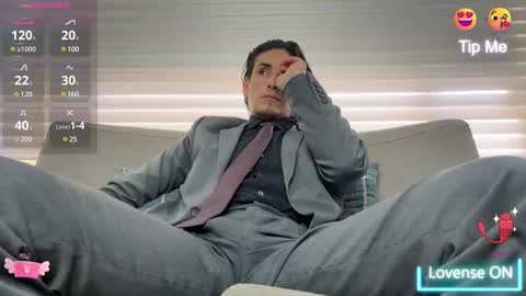 Snapshot of tom_blunt96 chatting on 02-18-25, 05:10 TOM online show from 02-18-25, 05:10