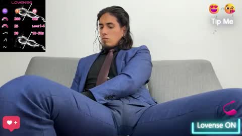 Snapshot of tom_blunt96 chatting on 09-24-25, 06:55 TOM online show from 09-24-25, 06:55