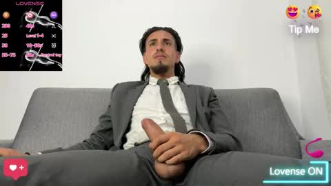 Snapshot of tom_blunt96 chatting on 10-20-25, 04:18 TOM online show from 10-20-25, 04:18