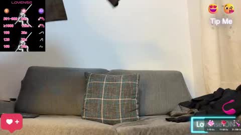 Snapshot of tom_blunt96 chatting on 10-26-25, 03:01 TOM online show from 10-26-25, 03:01